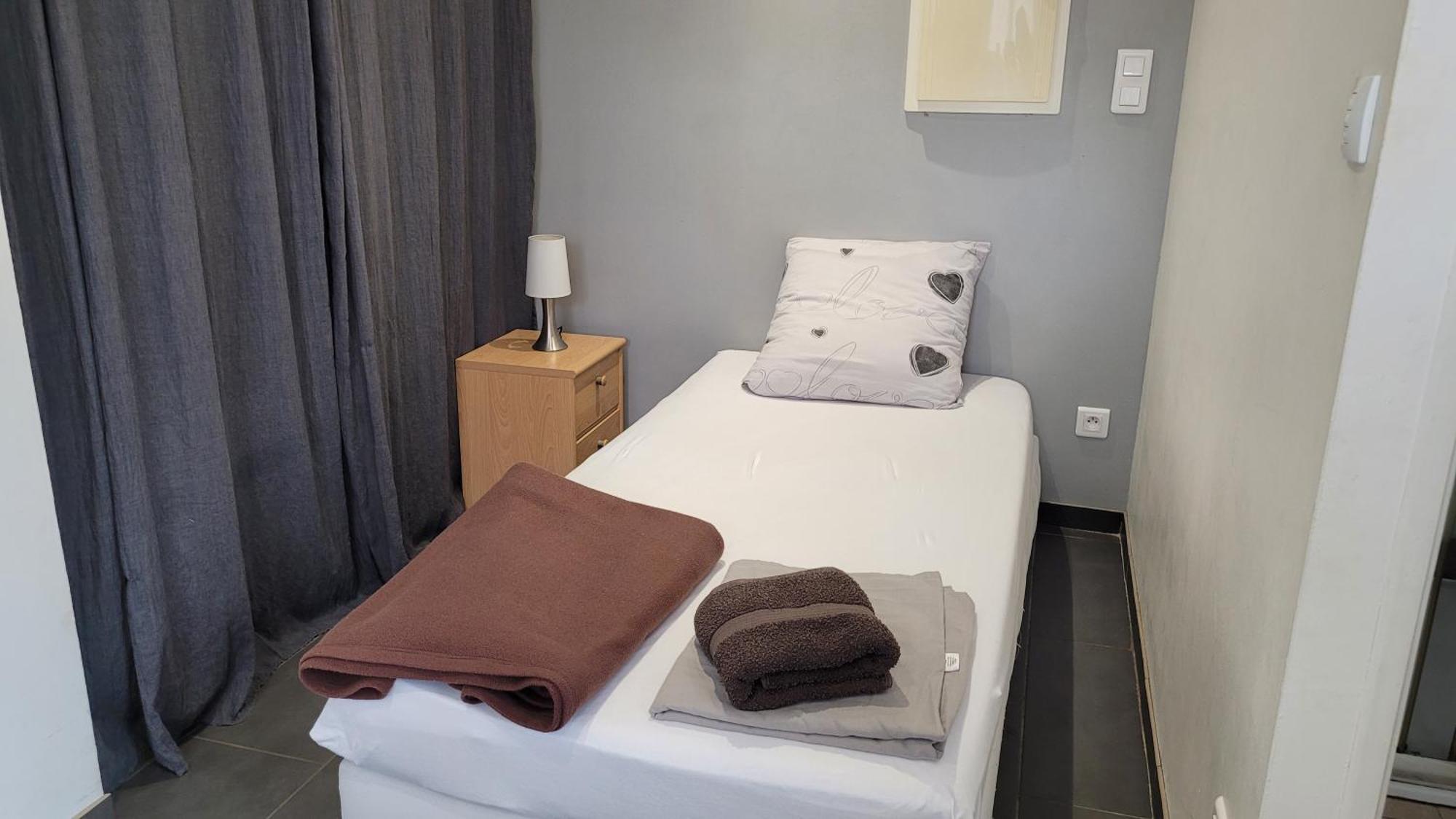 Joli Studio 1 Personne, Avec Terrasse Tarbes Exteriör bild